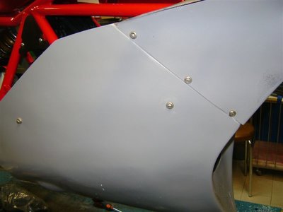 Fairing screws 1.jpg