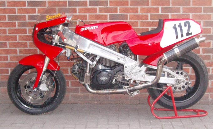 Rutter 750 Pantah racer 1.JPG