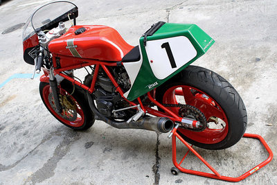 ducati-racing-3.jpg
